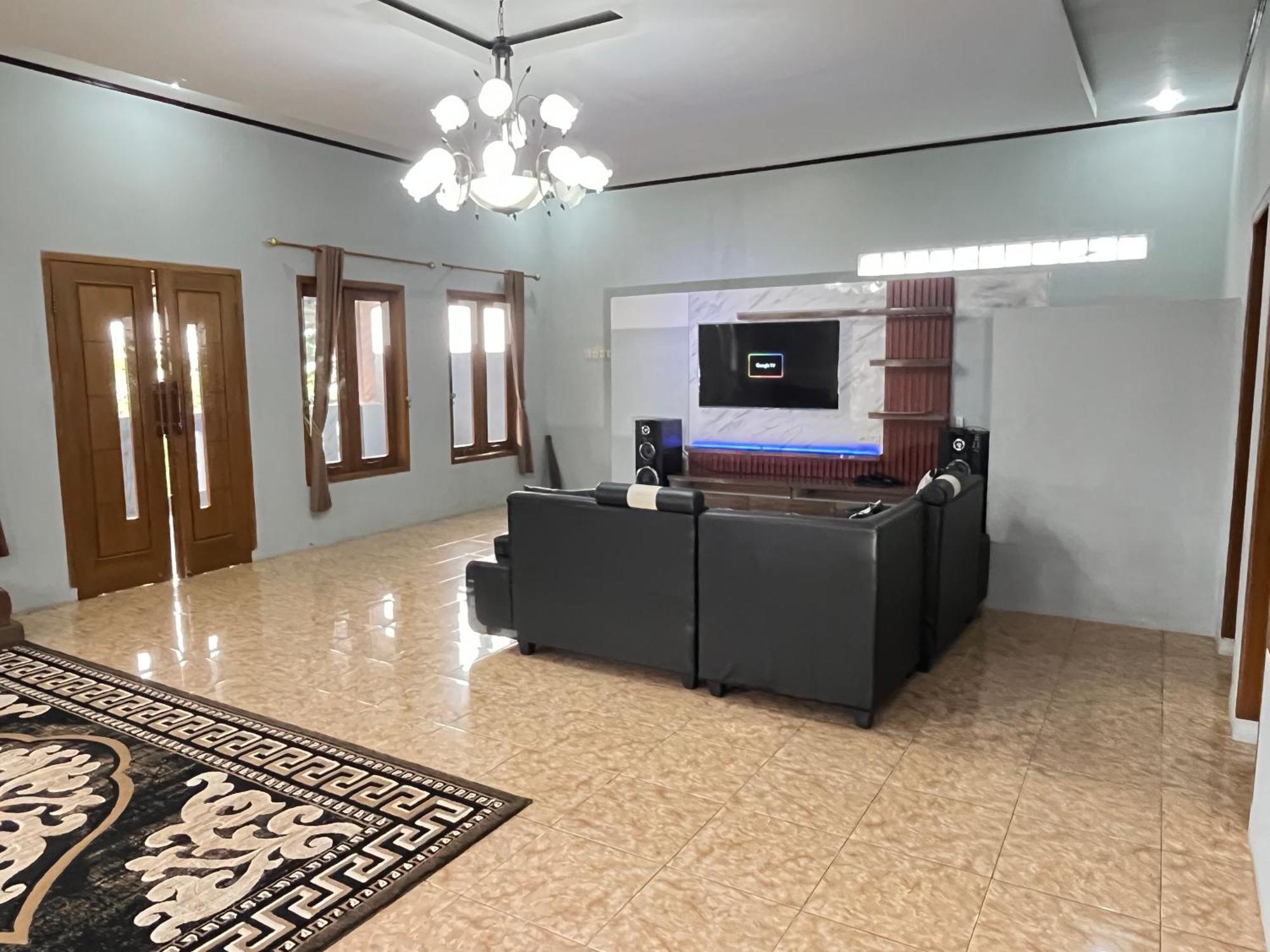 Villa Mutiara Citra Puncak Bu Eva Sampal Екстер'єр фото